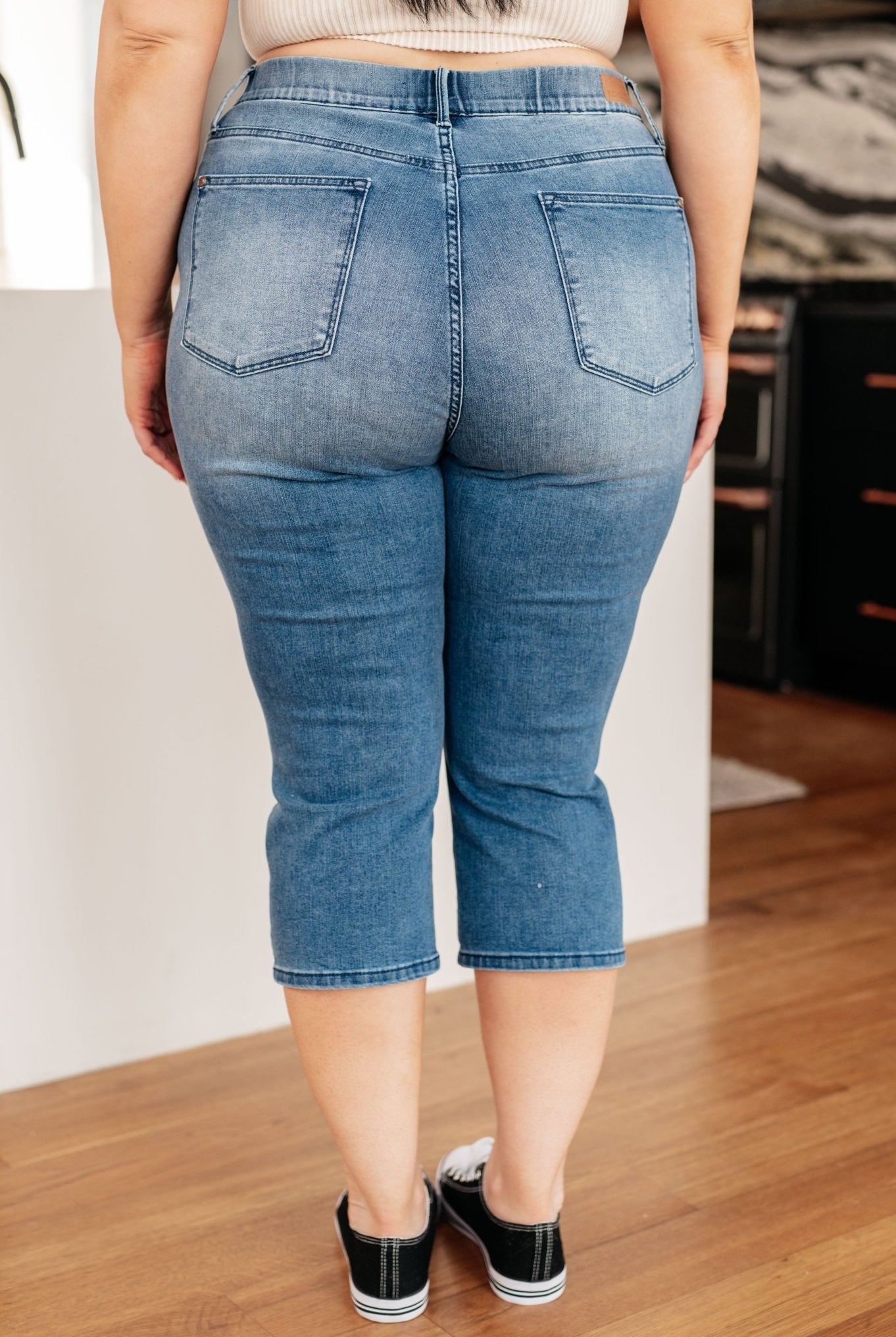 Emily High Rise Cool Denim Pull On Capri Jeans (Online Exclusive) - Uptown Boutique Ramona