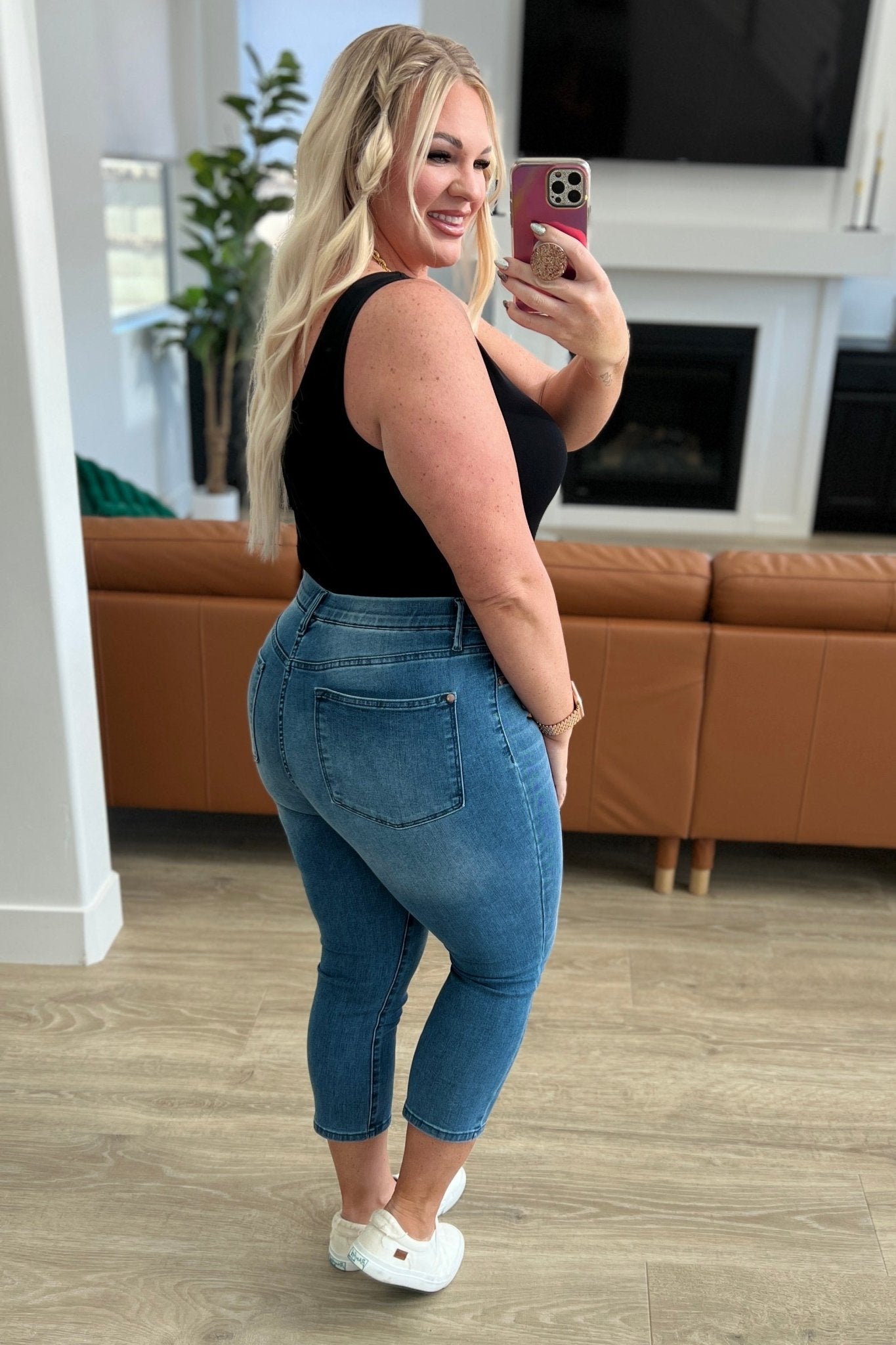 Emily High Rise Cool Denim Pull On Capri Jeans (Online Exclusive) - Uptown Boutique Ramona