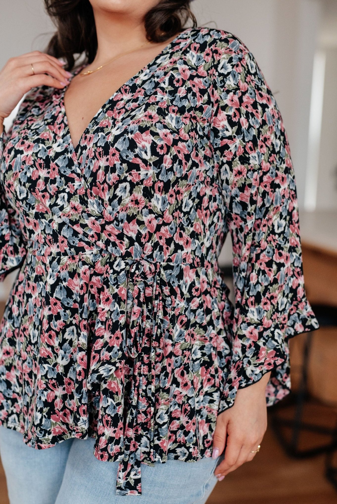 Have It All Angel Sleeve Top in Black Floral (Online Exclusive) - Uptown Boutique Ramona