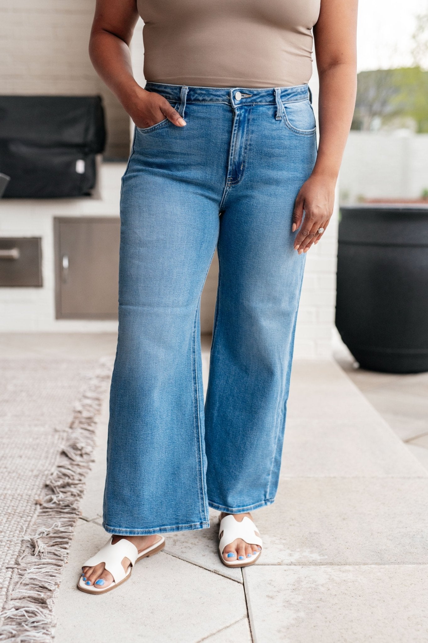 Hayes High Rise Wide Leg Crop Jeans - Uptown Boutique Ramona