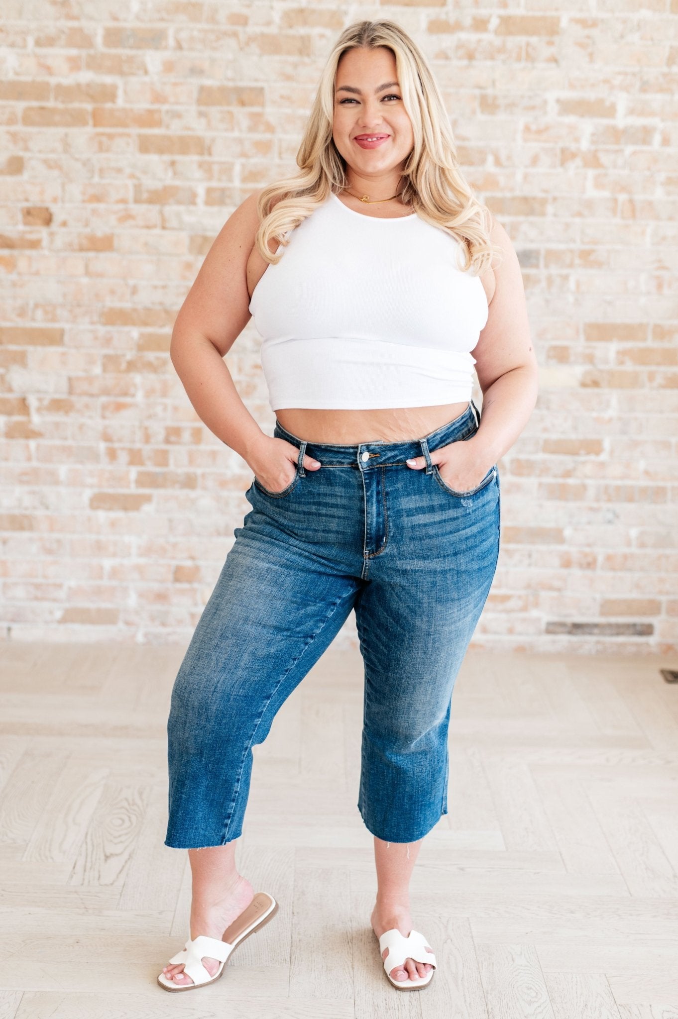 Hayes High Rise Wide Leg Crop Jeans - Uptown Boutique Ramona