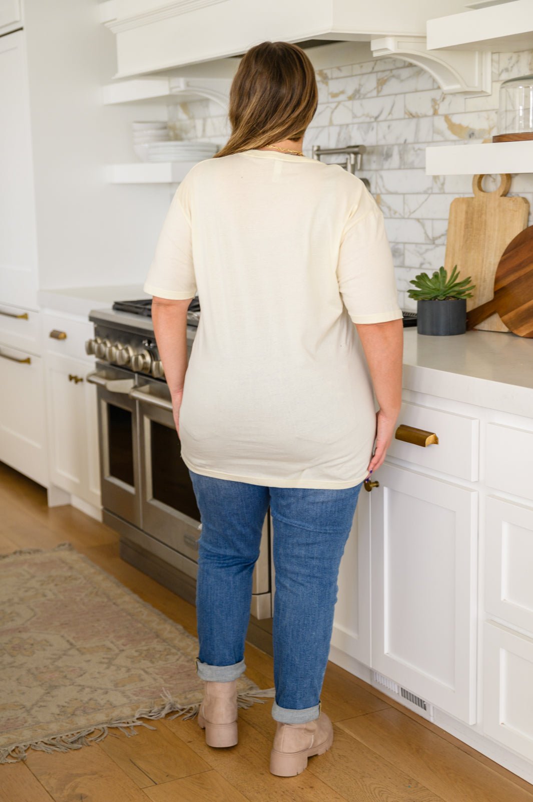 Here For The Pie Graphic T - Shirt In Cream (Online Exclusive) - Uptown Boutique Ramona
