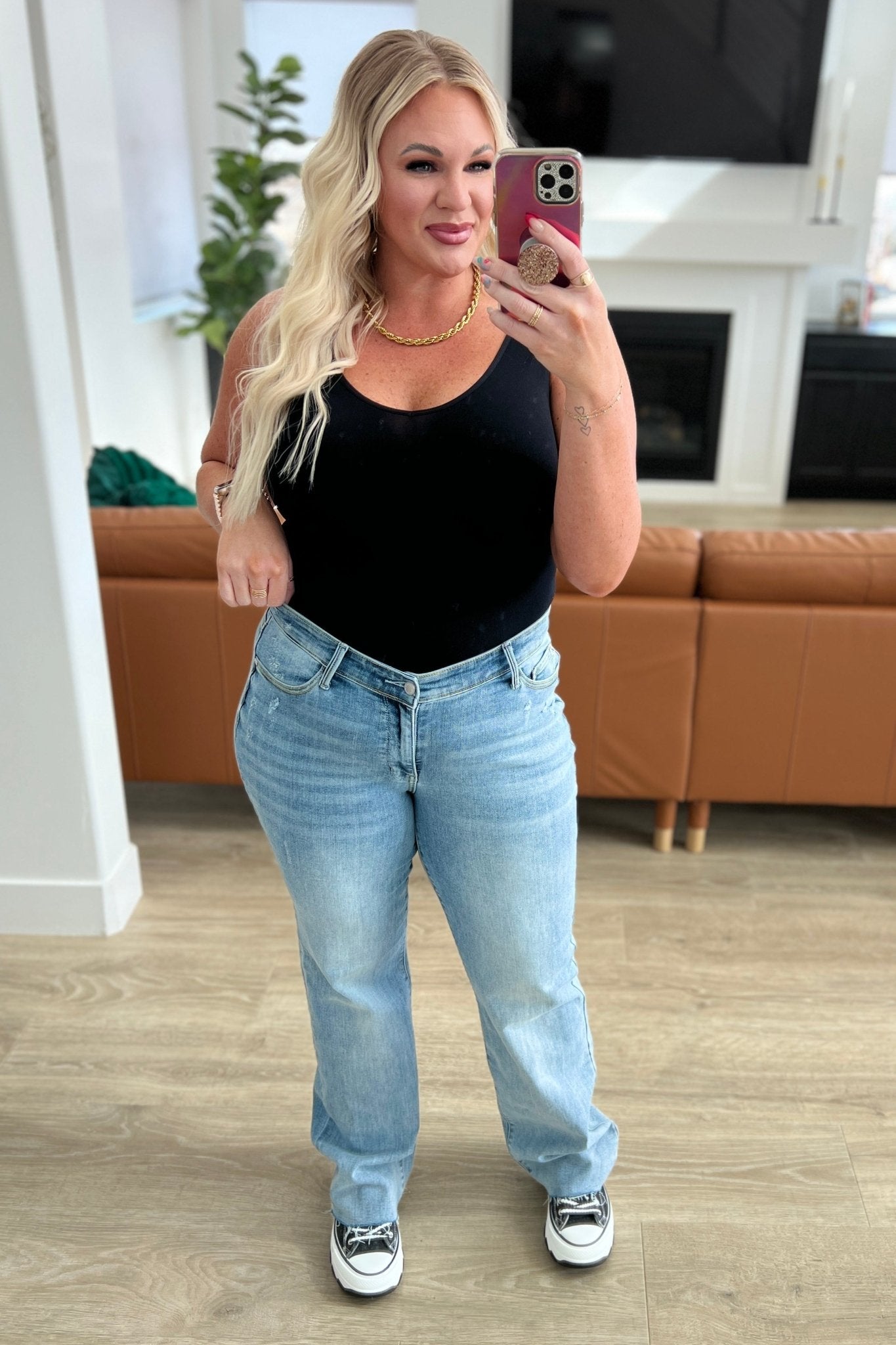 Mildred High Rise V Front Waistband Straight Jeans (Online Exclusive) - Uptown Boutique Ramona